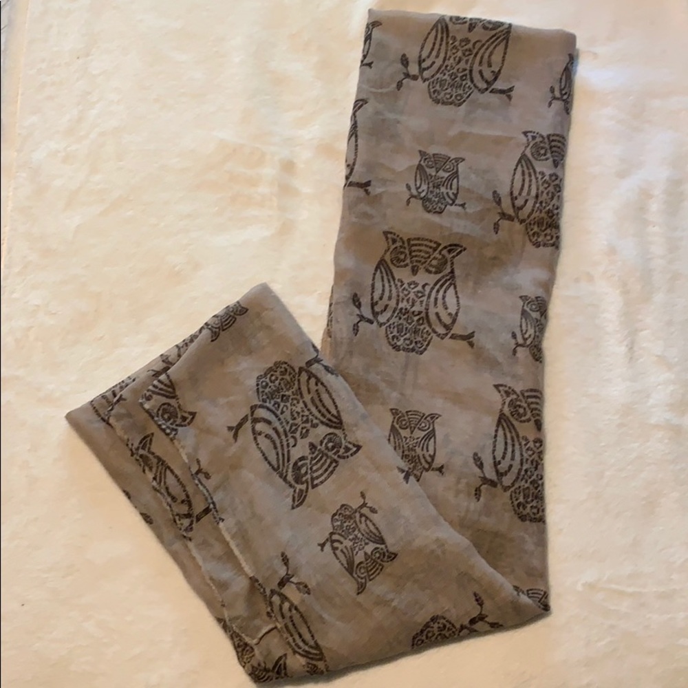 Light brown scarf with dark brown owls